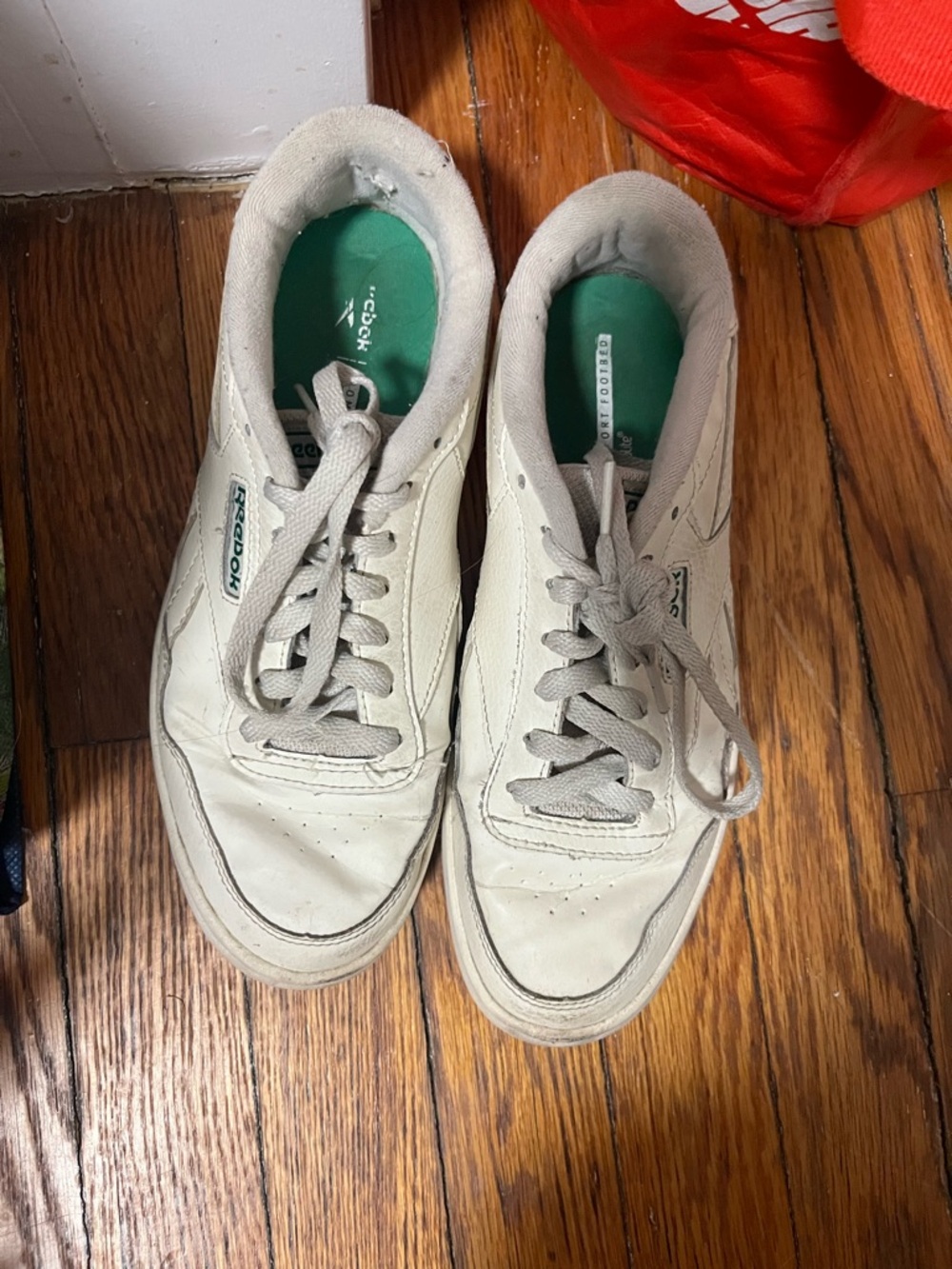 Reebok Men's Low-Top Sneakers in White with Green Insole